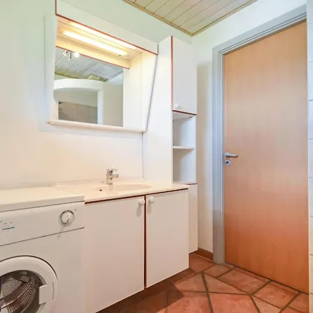 Casa de Férias 2 Bedroom Amazing In Romo *